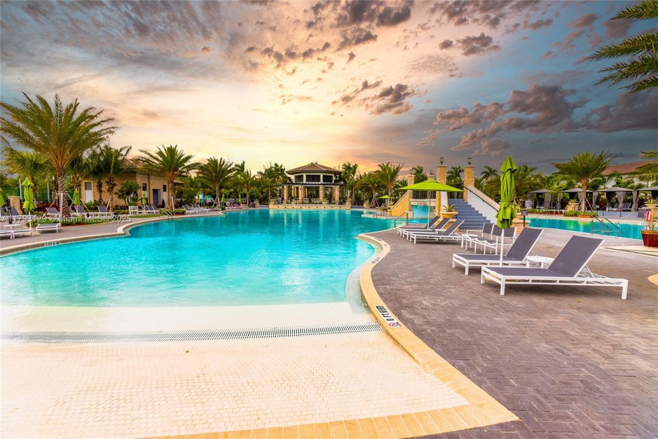 8175 NW 104th Ave, Unit 25, Doral, FL 33178 Photo