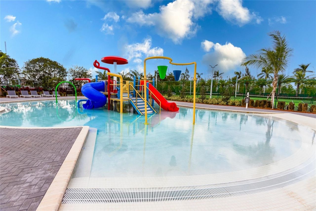 8175 NW 104th Ave, Unit 25, Doral, FL 33178 Photo