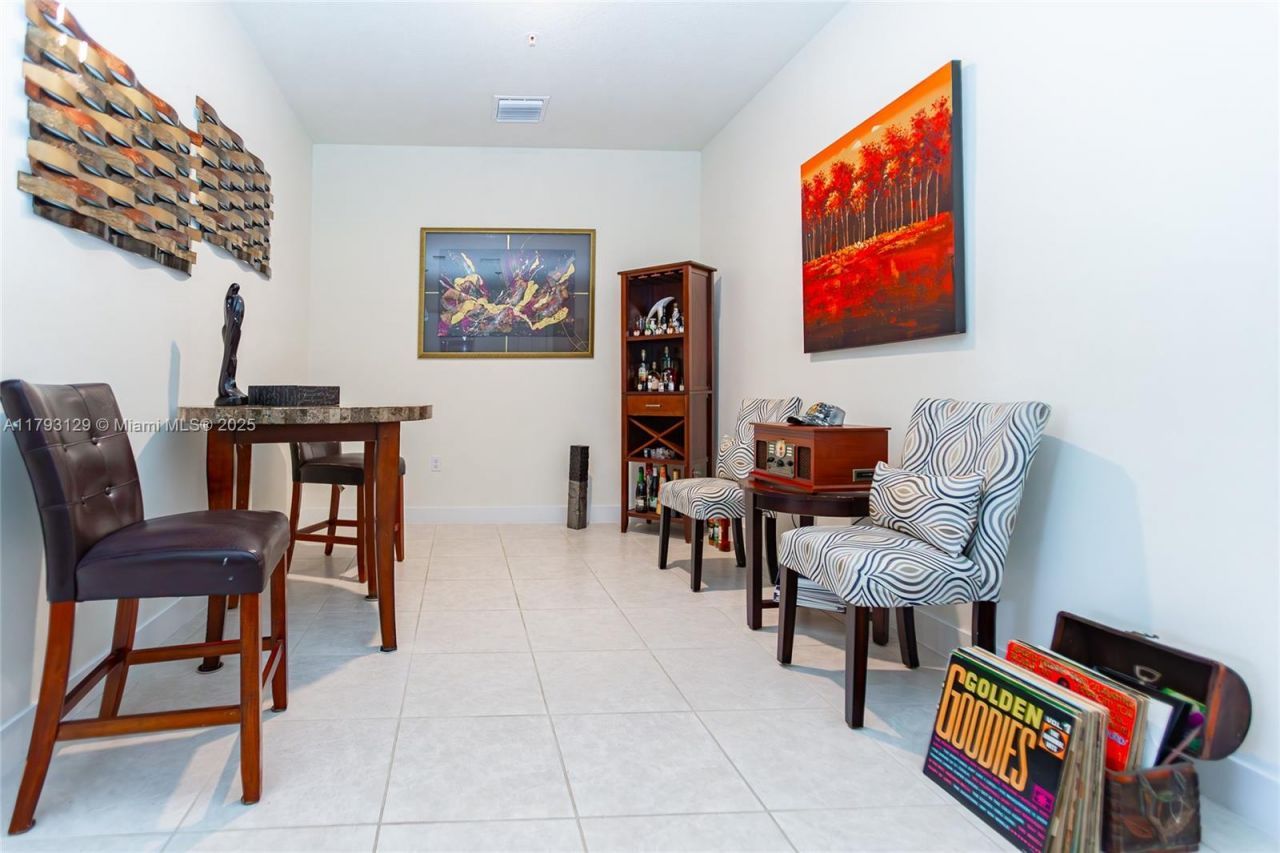 8175 NW 104th Ave, Unit 25, Doral, FL 33178 Photo