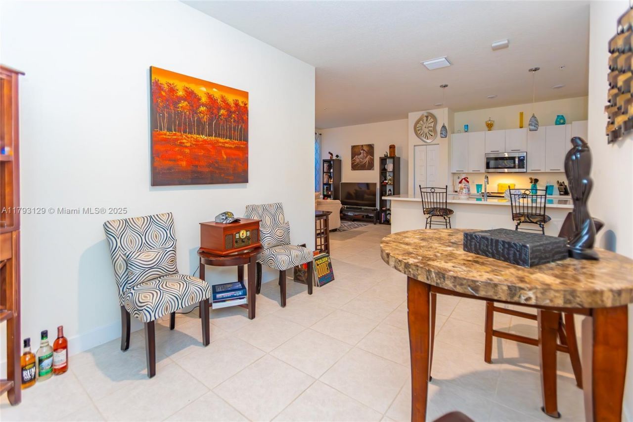 8175 NW 104th Ave, Unit 25, Doral, FL 33178 Photo