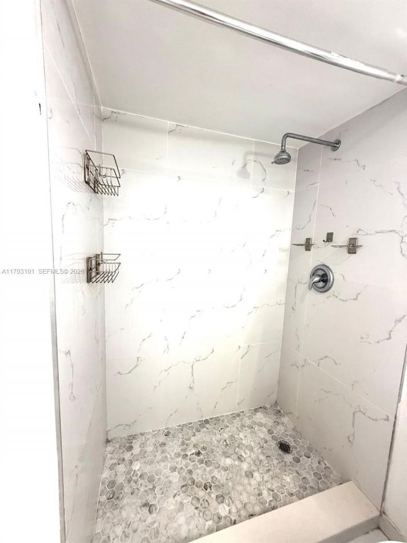 1401 NE 191st St, Unit D201, Miami, FL 33179 Photo