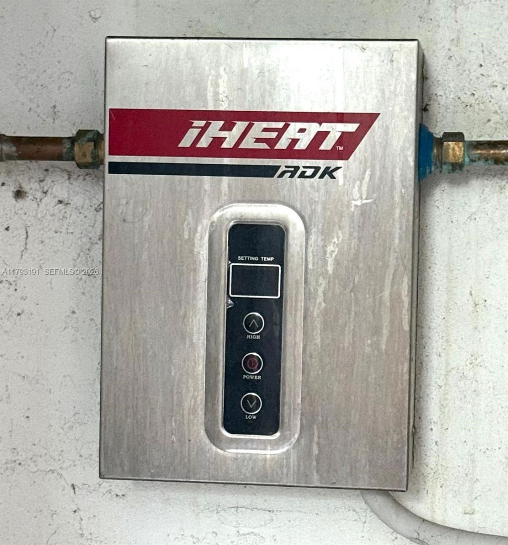 1401 NE 191st St, Unit D201, Miami, FL 33179 Photo