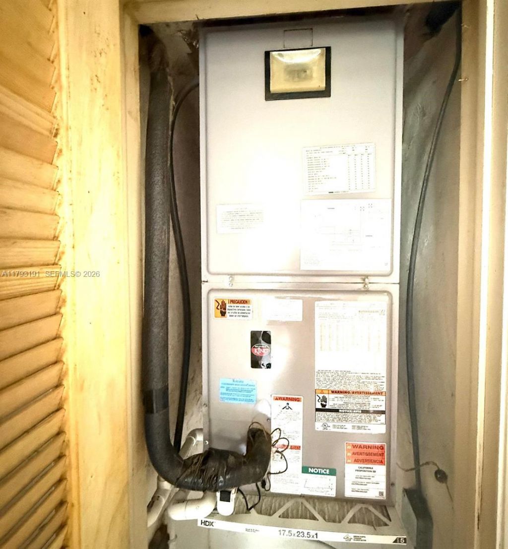 1401 NE 191st St, Unit D201, Miami, FL 33179 Photo