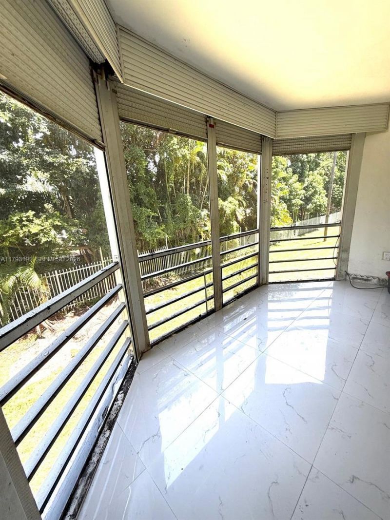 1401 NE 191st St, Unit D201, Miami, FL 33179 Photo
