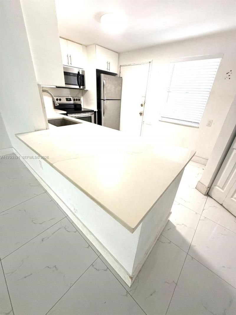1401 NE 191st St, Unit D201, Miami, FL 33179 Photo