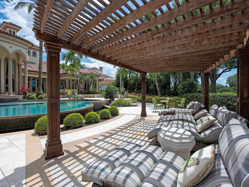 9663 Mashie Ct, Naples, FL 34108 Photo