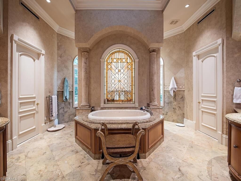 9663 Mashie Ct, Naples, FL 34108 Photo