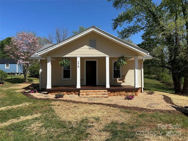 219 W Highland Avenue, Elkin, NC 28621