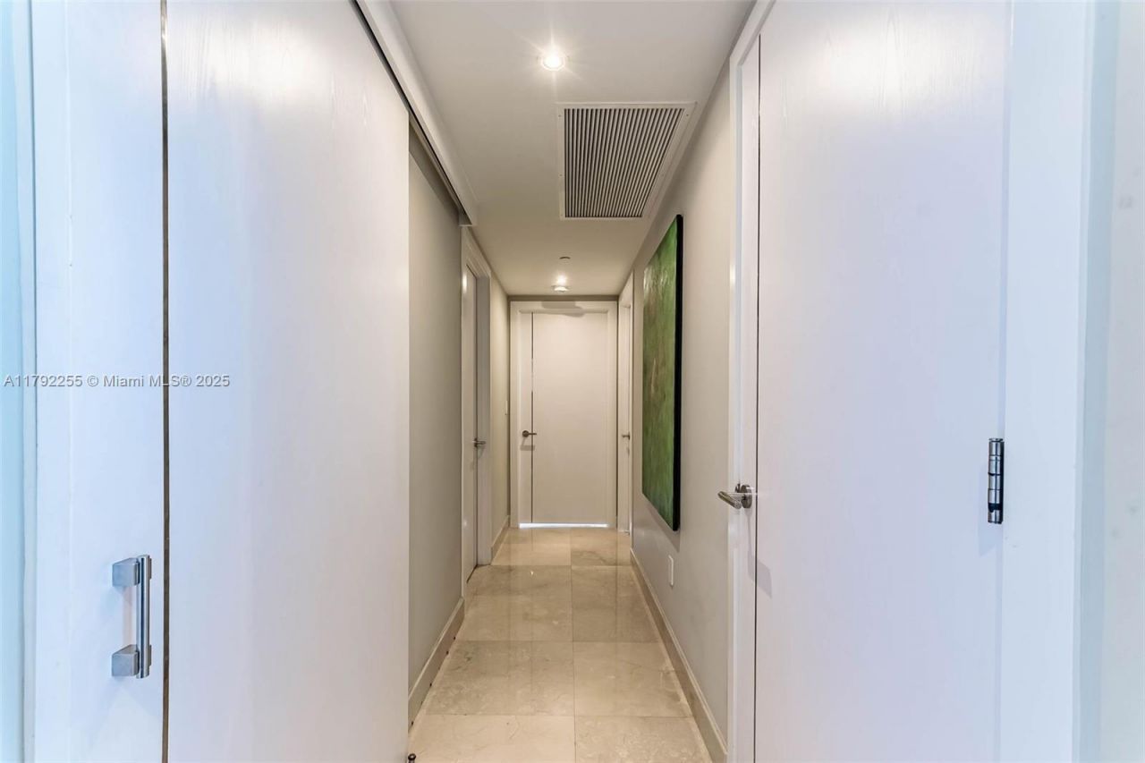 495 Brickell Ave, Unit 2801, Miami, FL 33131 Photo