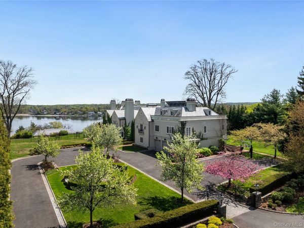 6B Blue Sea Lane, Great Neck, NY 11024