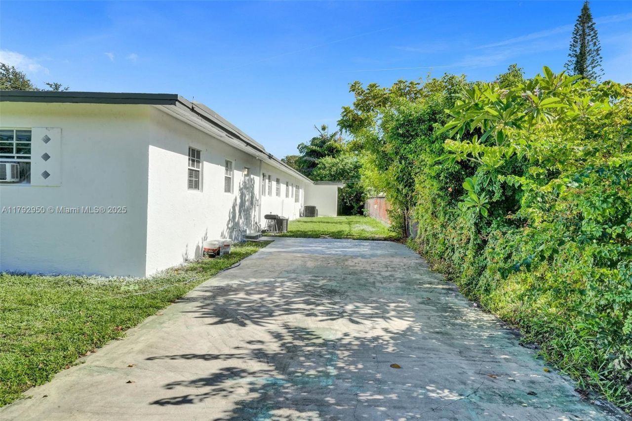 5657 Grant St, Hollywood, FL 33021 Photo