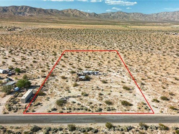 10313 E Lake Road, Cantil, CA 93519