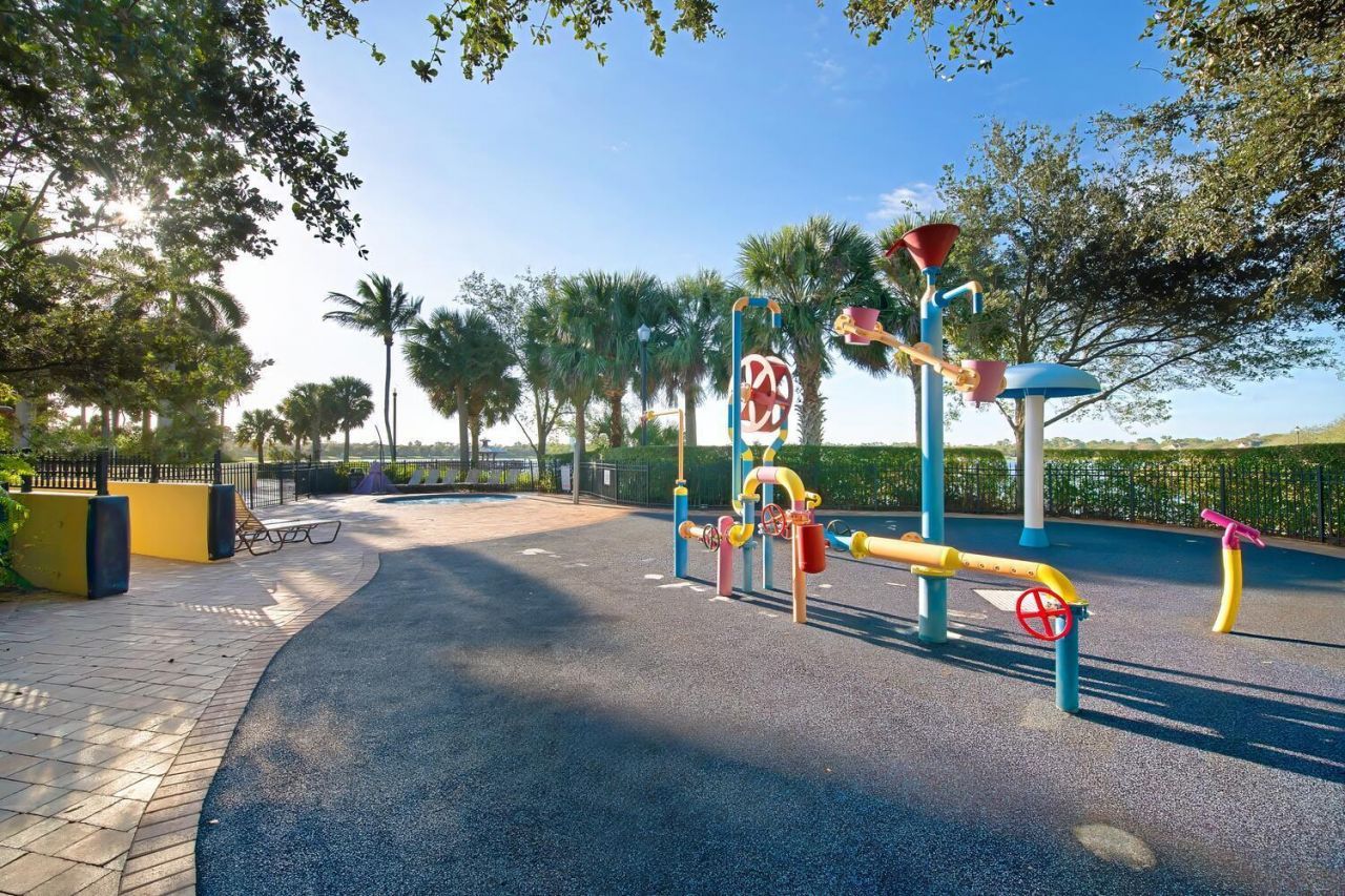 198 Evergrene Parkway, Palm Beach Gardens, FL 33410 Photo