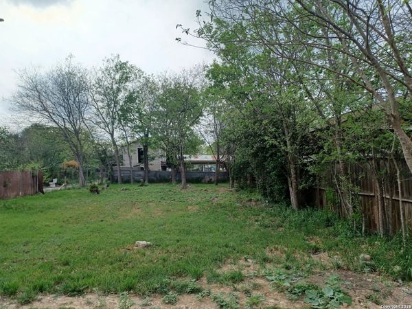 401 sabinas, San Antonio, TX 78207