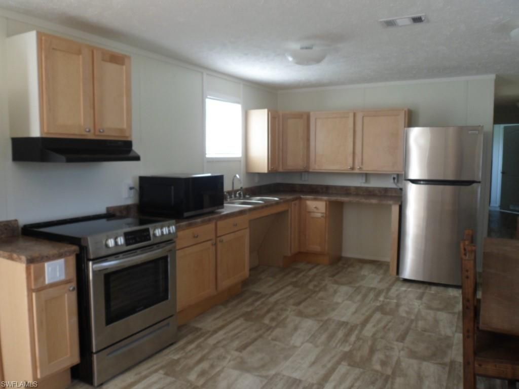 8405 Ebson Dr, North Fort Myers, FL 33917 Photo