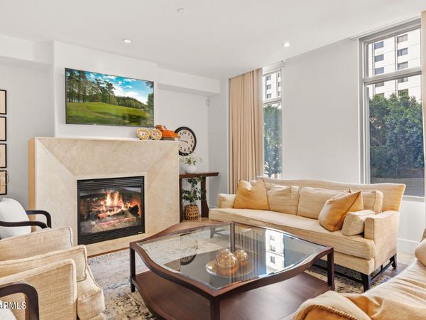 2402 E ESPLANADE Lane, Unit 204, Phoenix, AZ 85016