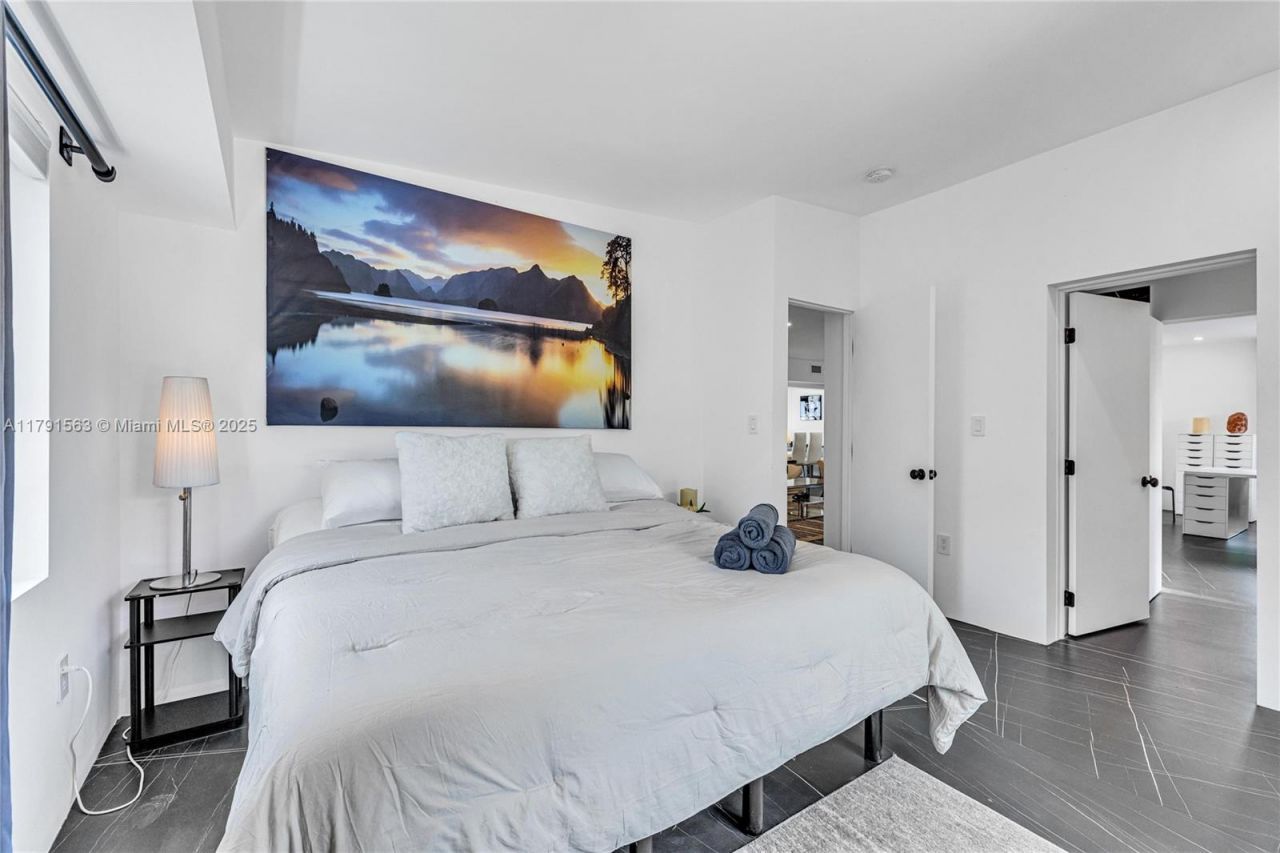 560 NW 116th Ter, Miami, FL 33168 Photo