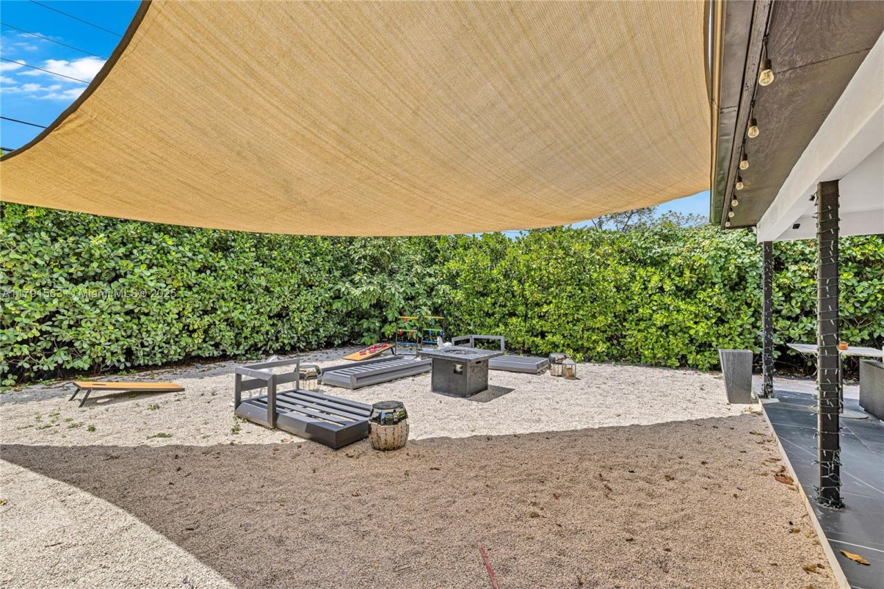 560 NW 116th Ter, Miami, FL 33168 Photo