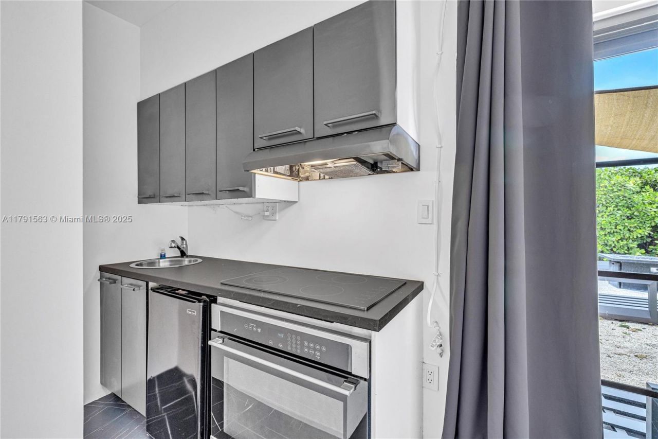 560 NW 116th Ter, Miami, FL 33168 Photo