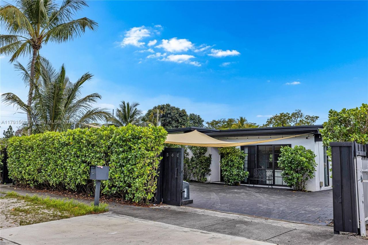 560 NW 116th Ter, Miami, FL 33168 Photo