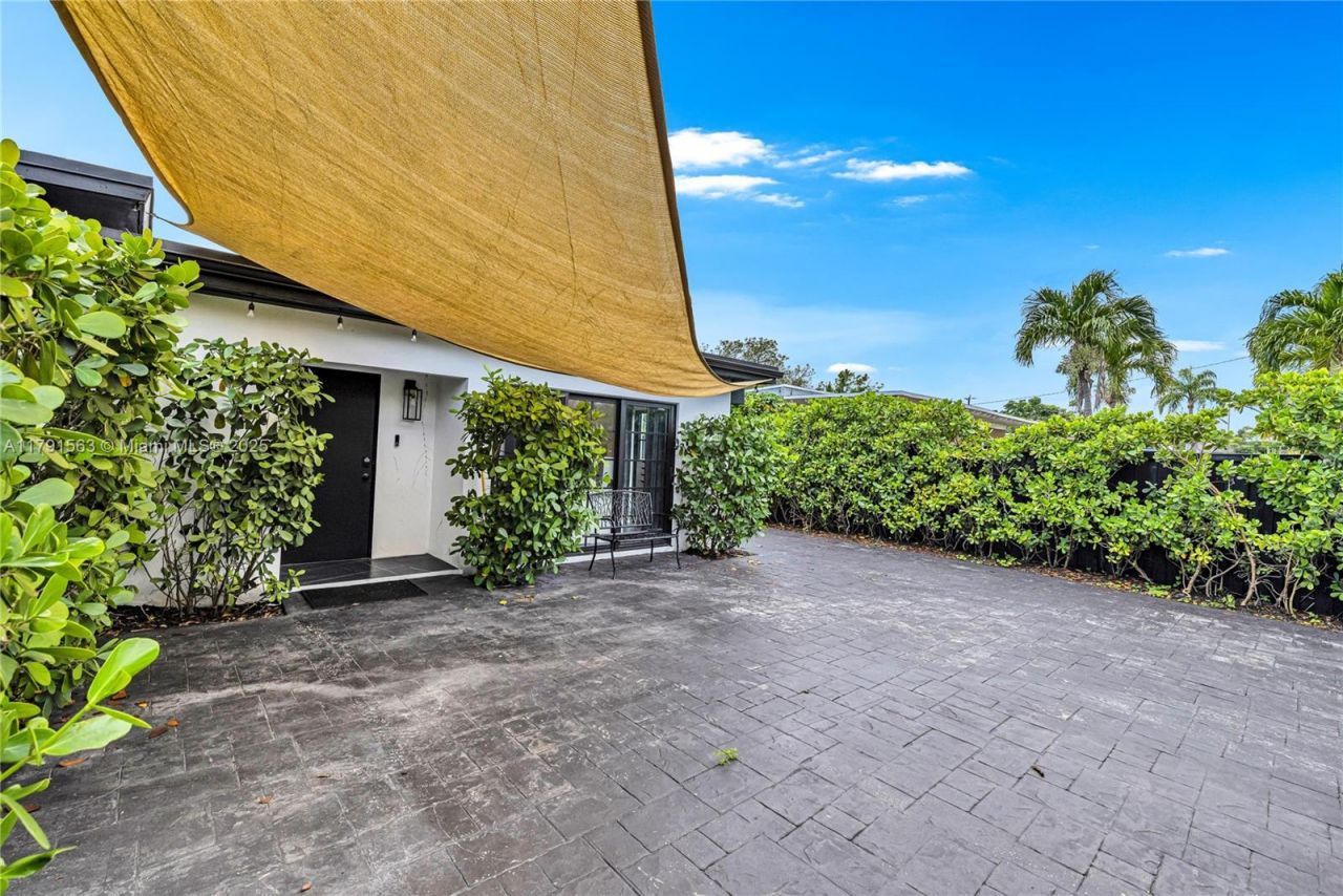 560 NW 116th Ter, Miami, FL 33168 Photo