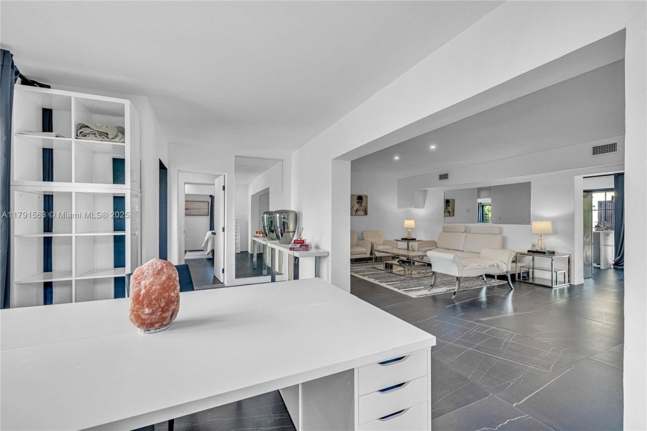 560 NW 116th Ter, Miami, FL 33168 Photo