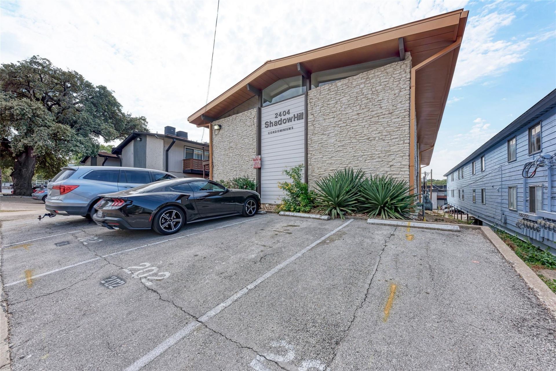 2404 Longview St, Unit 101, Austin, TX 78705 Main Photo