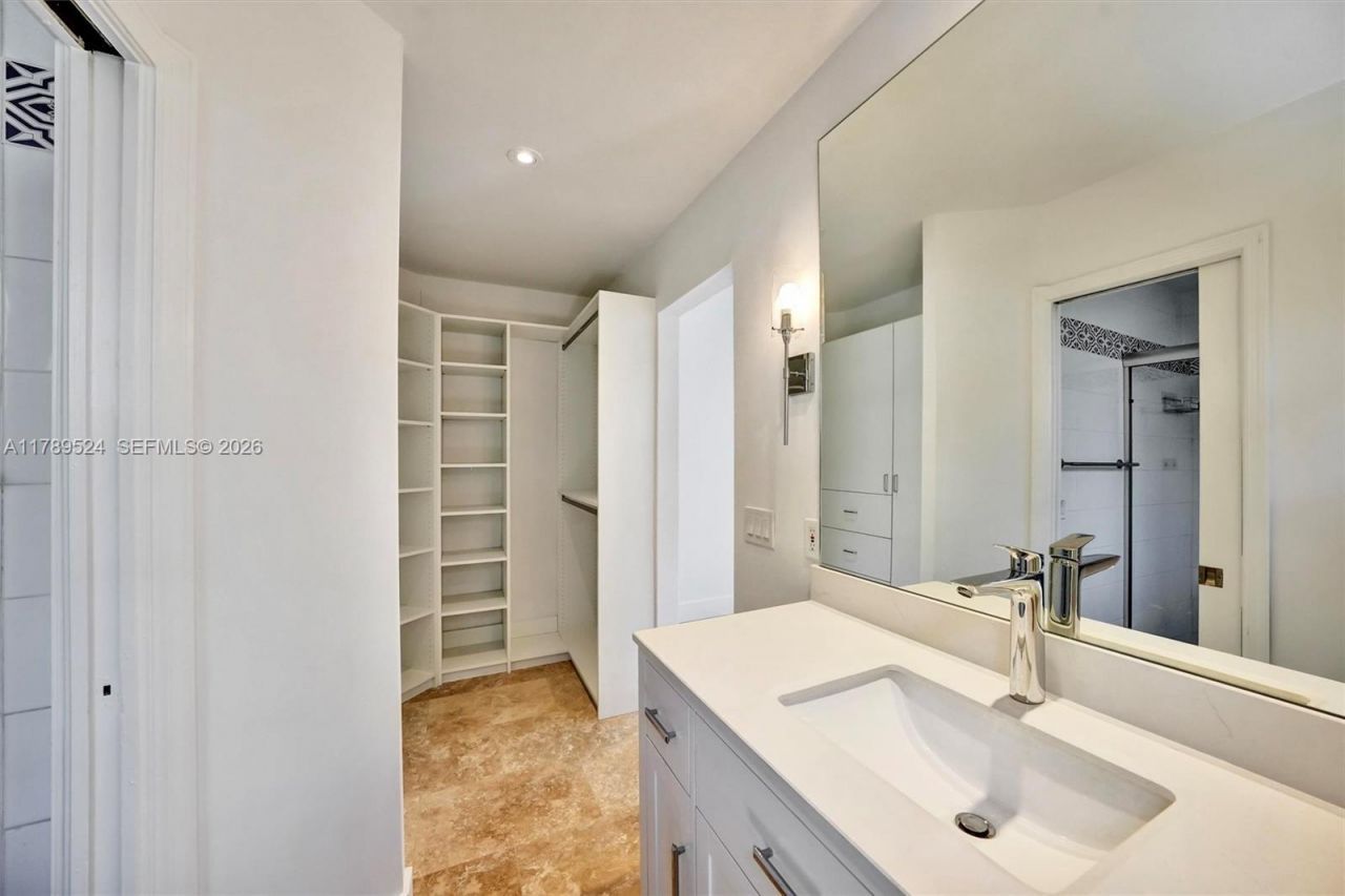 255 Ridgewood Rd, Key Biscayne, FL 33149 Photo