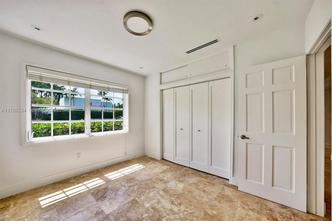 255 Ridgewood Rd, Key Biscayne, FL 33149 Photo