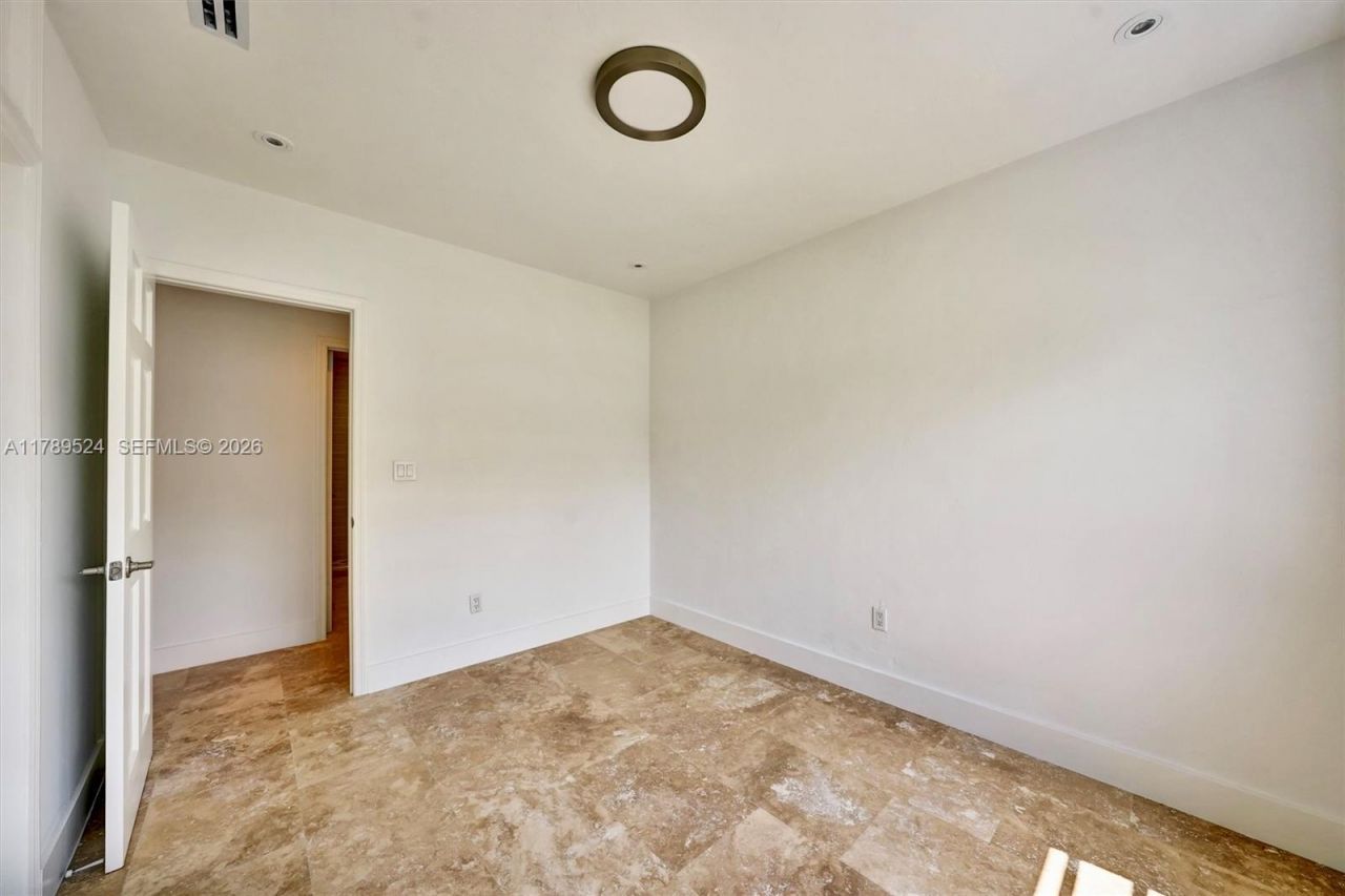 255 Ridgewood Rd, Key Biscayne, FL 33149 Photo