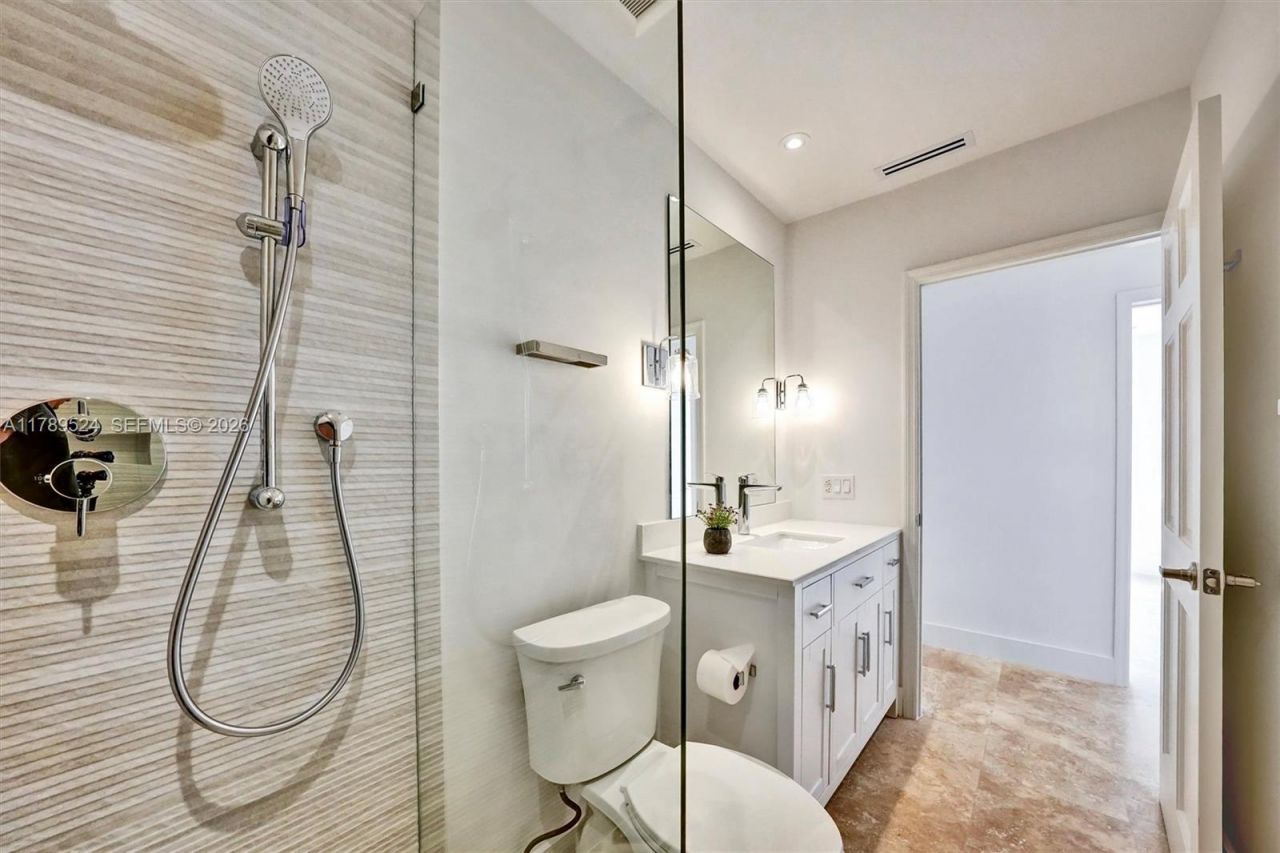 255 Ridgewood Rd, Key Biscayne, FL 33149 Photo