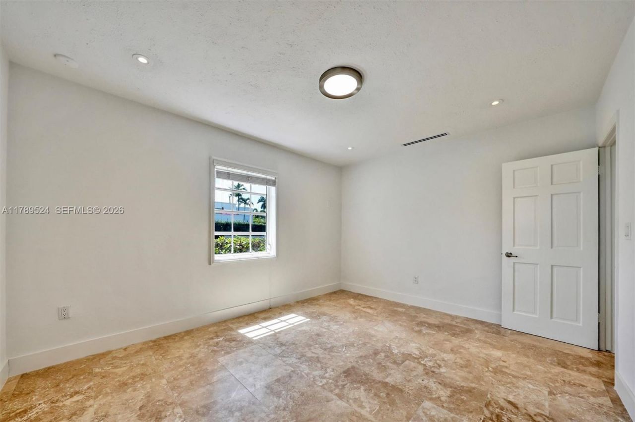 255 Ridgewood Rd, Key Biscayne, FL 33149 Photo