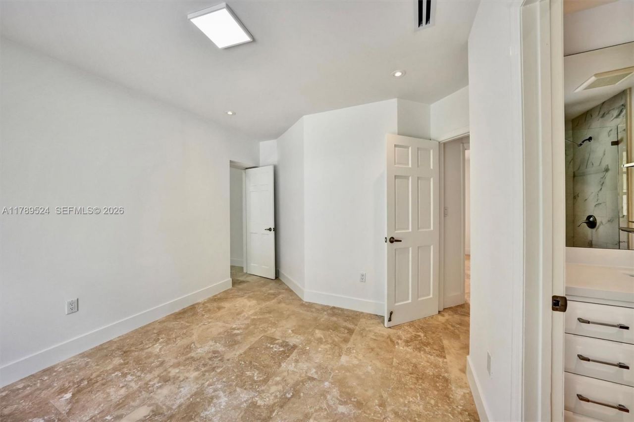 255 Ridgewood Rd, Key Biscayne, FL 33149 Photo