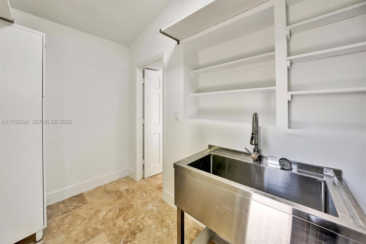 255 Ridgewood Rd, Key Biscayne, FL 33149 Photo