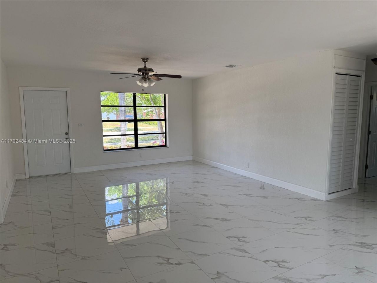 9340 Martinique Dr, Cutler Bay, FL 33189 Photo