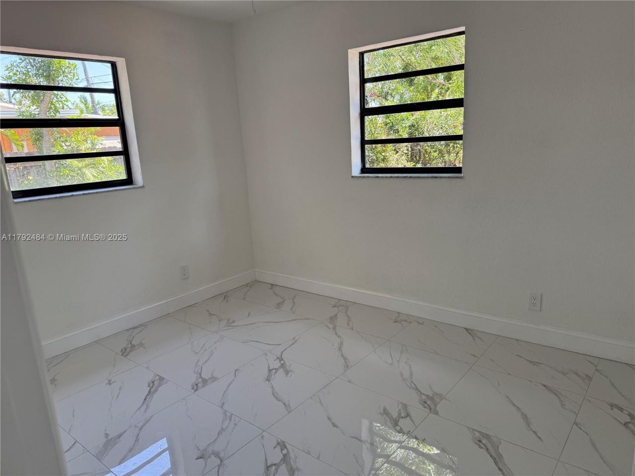 9340 Martinique Dr, Cutler Bay, FL 33189 Photo