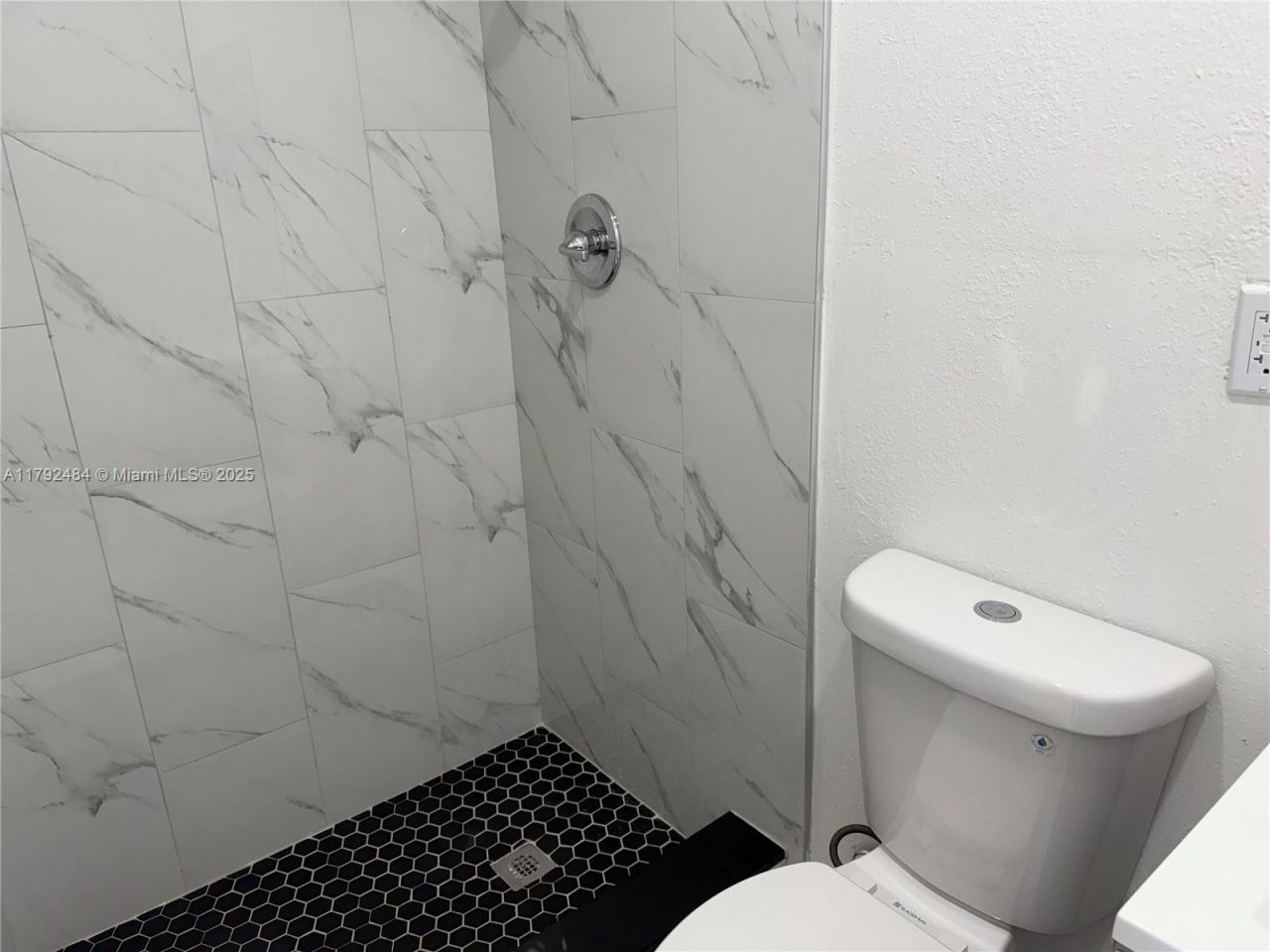 9340 Martinique Dr, Cutler Bay, FL 33189 Photo