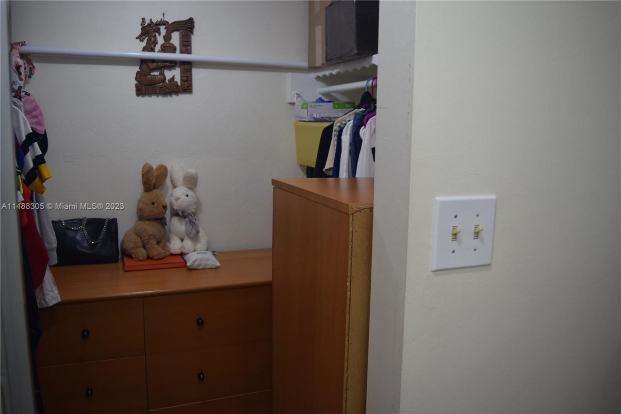 3940 NW 42nd Ave, Unit 316, Lauderdale Lakes, FL 33319 Photo