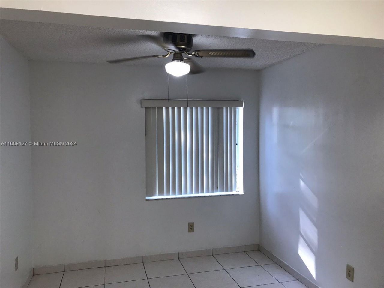 423 NE 210th Cir Ter, Unit 104-25, Miami, FL 33179 Photo
