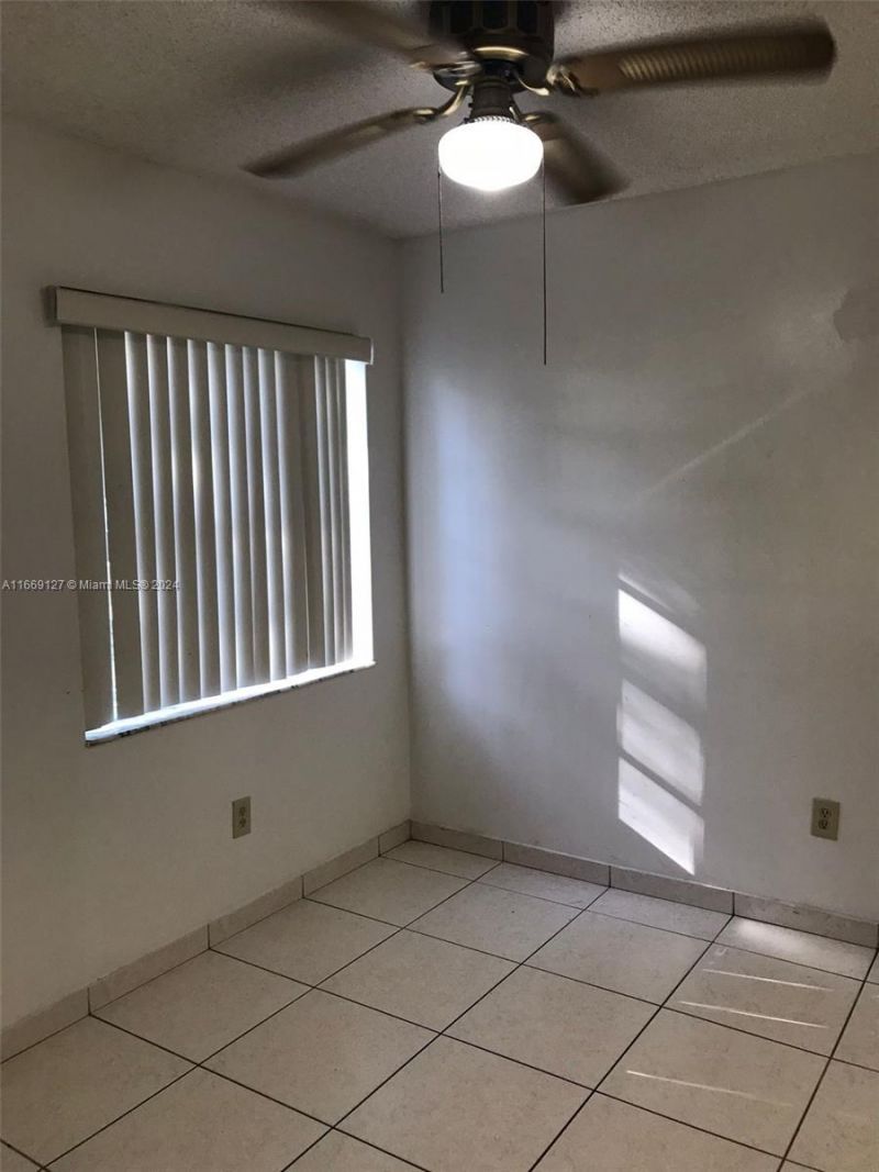 423 NE 210th Cir Ter, Unit 104-25, Miami, FL 33179 Photo