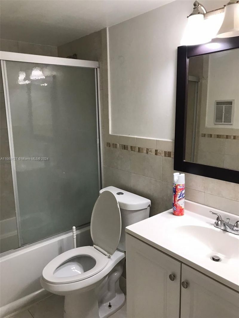 423 NE 210th Cir Ter, Unit 104-25, Miami, FL 33179 Photo