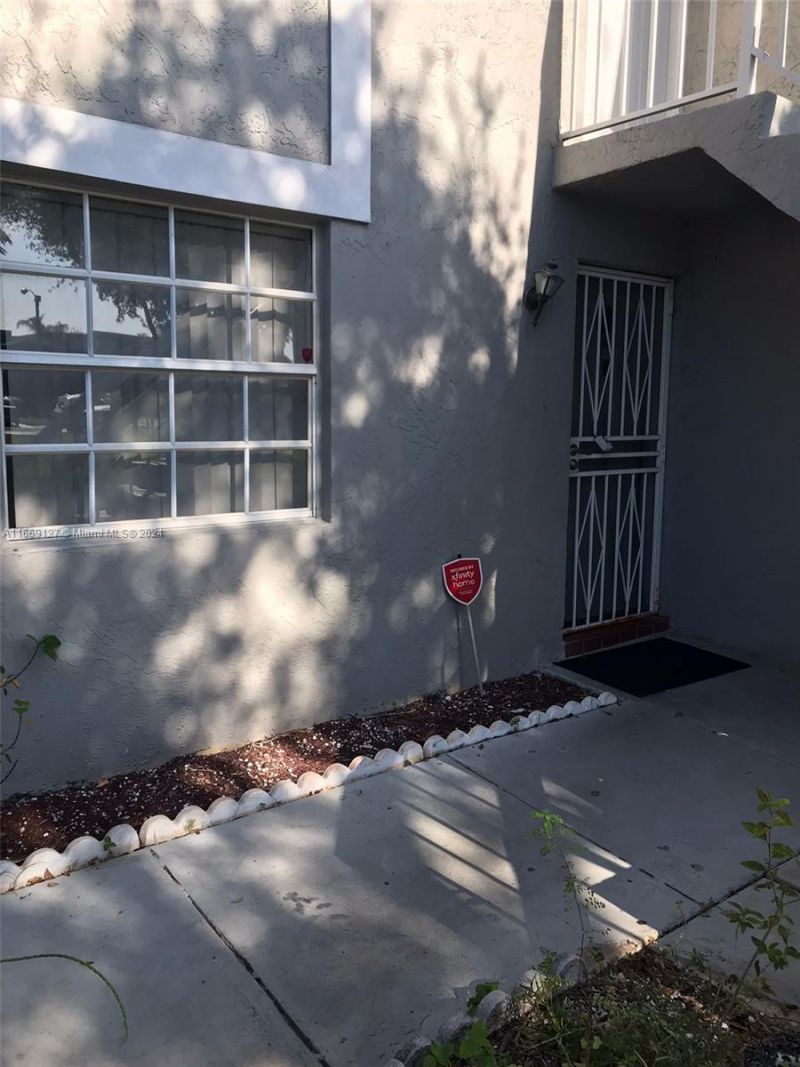 423 NE 210th Cir Ter, Unit 104-25, Miami, FL 33179 Photo