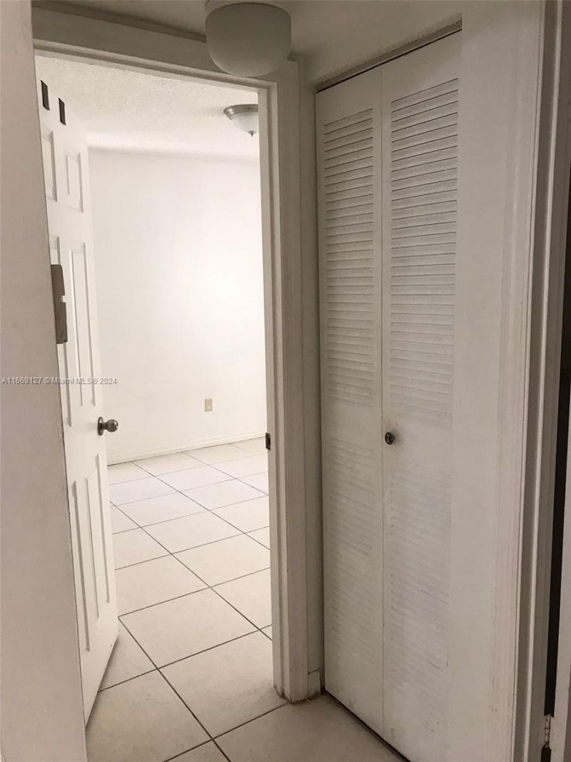 423 NE 210th Cir Ter, Unit 104-25, Miami, FL 33179 Photo