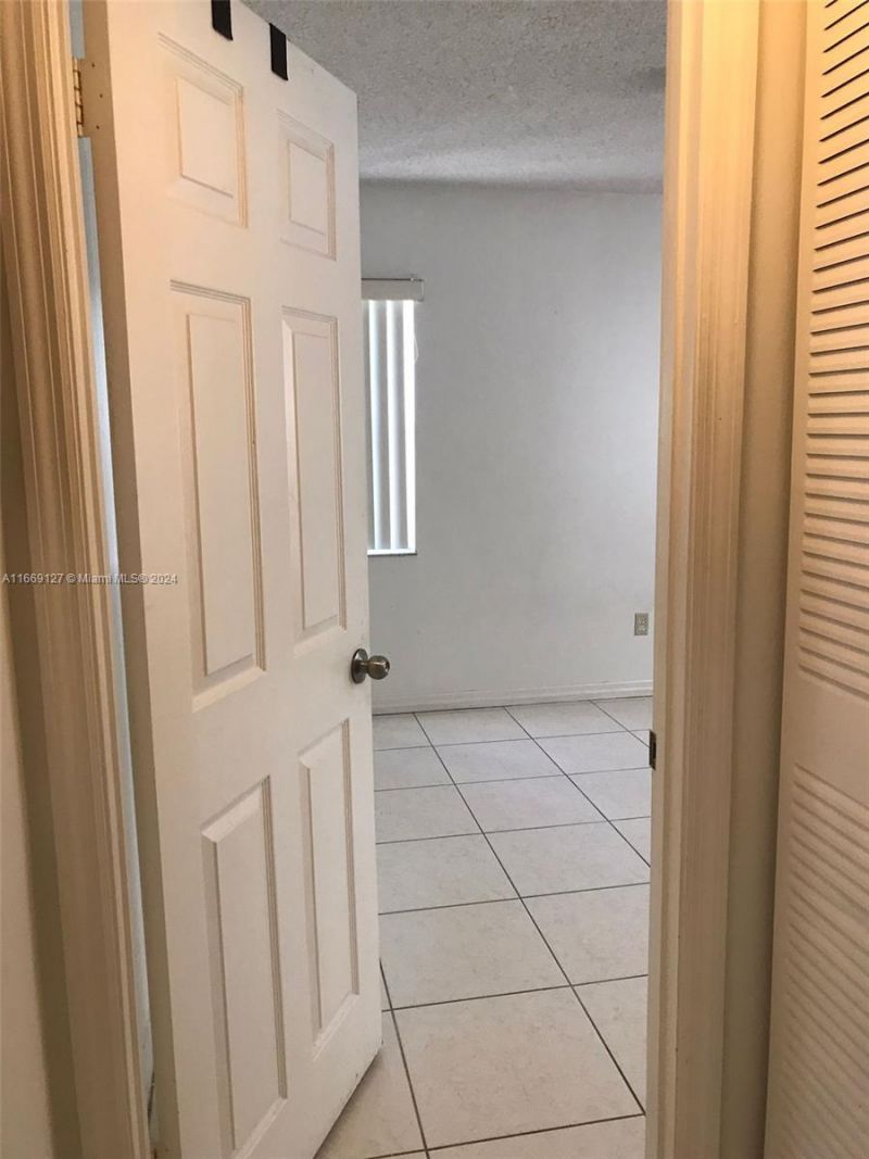 423 NE 210th Cir Ter, Unit 104-25, Miami, FL 33179 Photo