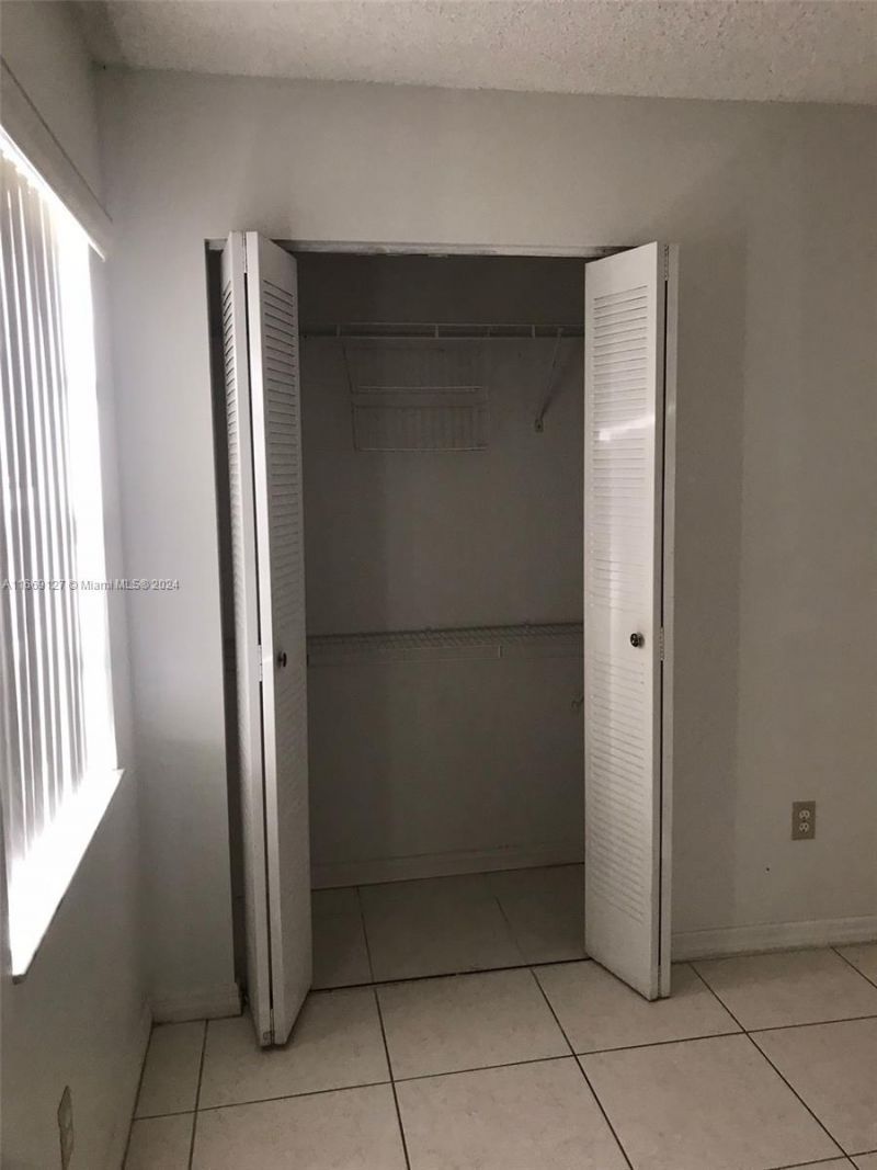 423 NE 210th Cir Ter, Unit 104-25, Miami, FL 33179 Photo