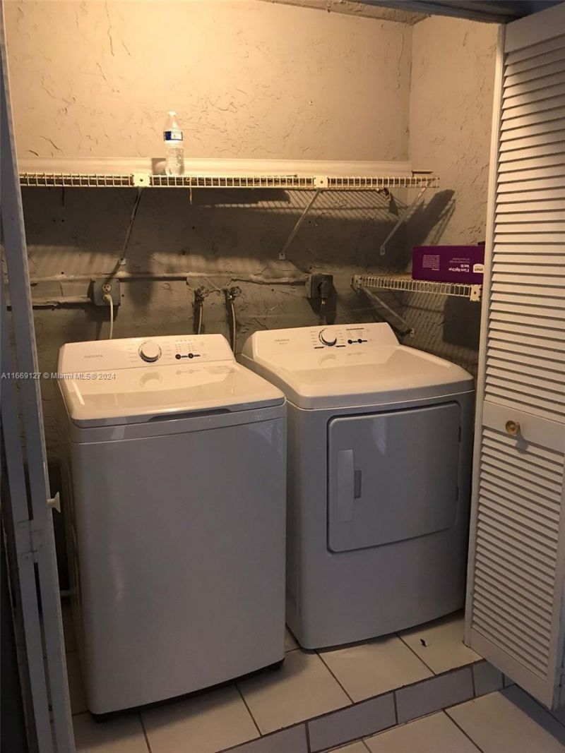 423 NE 210th Cir Ter, Unit 104-25, Miami, FL 33179 Photo