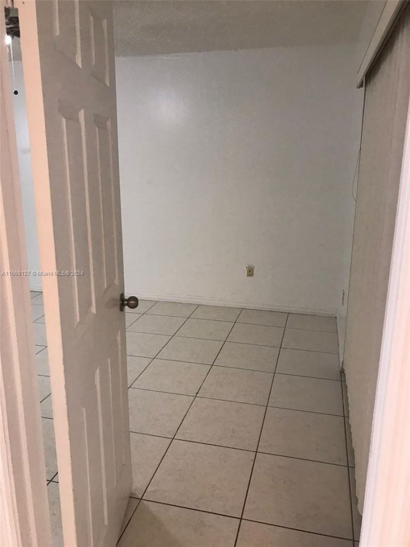 423 NE 210th Cir Ter, Unit 104-25, Miami, FL 33179 Photo