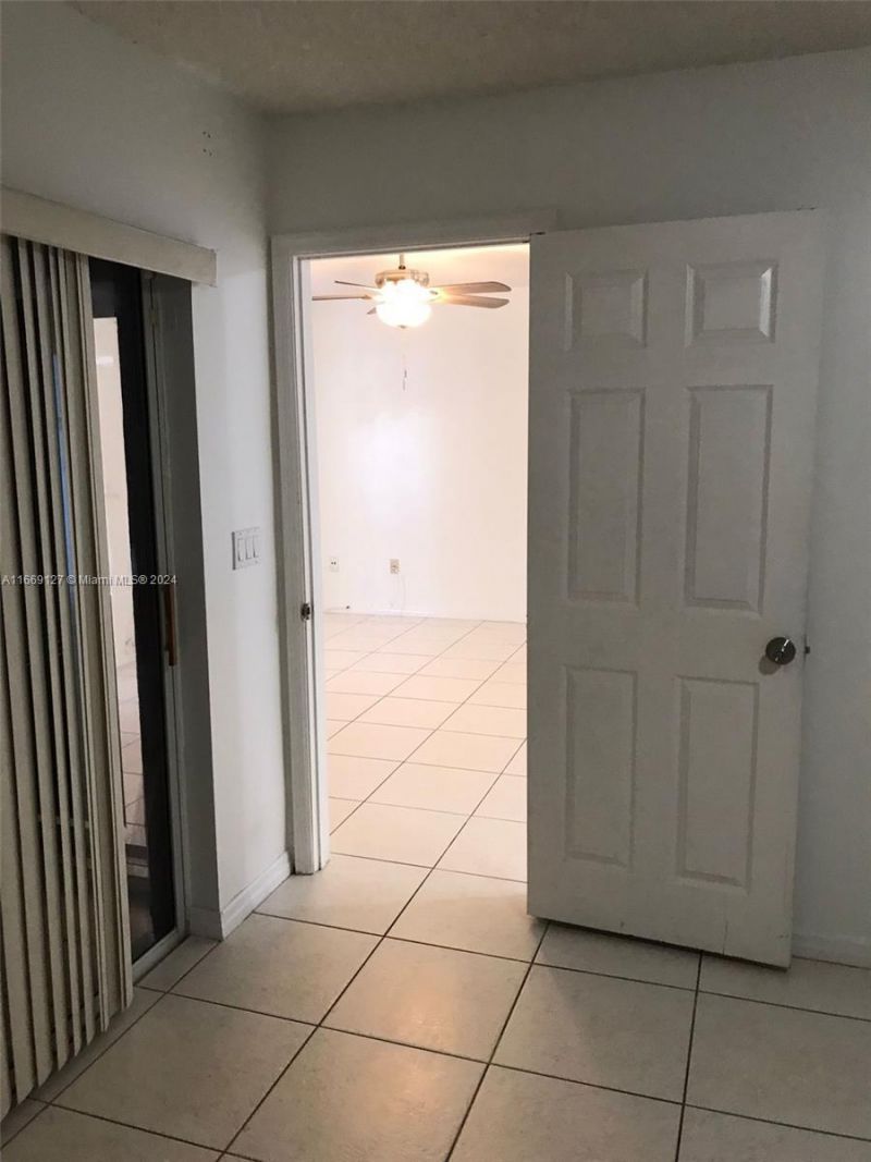 423 NE 210th Cir Ter, Unit 104-25, Miami, FL 33179 Photo