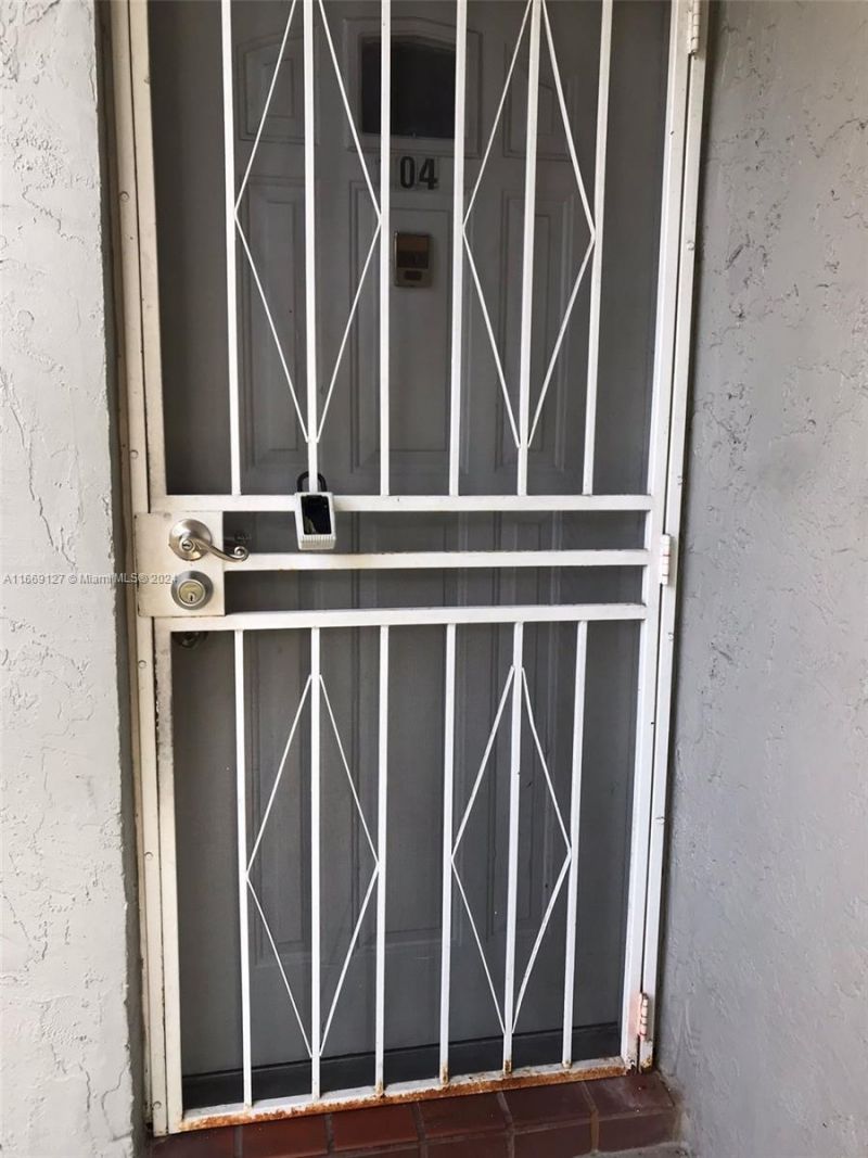 423 NE 210th Cir Ter, Unit 104-25, Miami, FL 33179 Photo