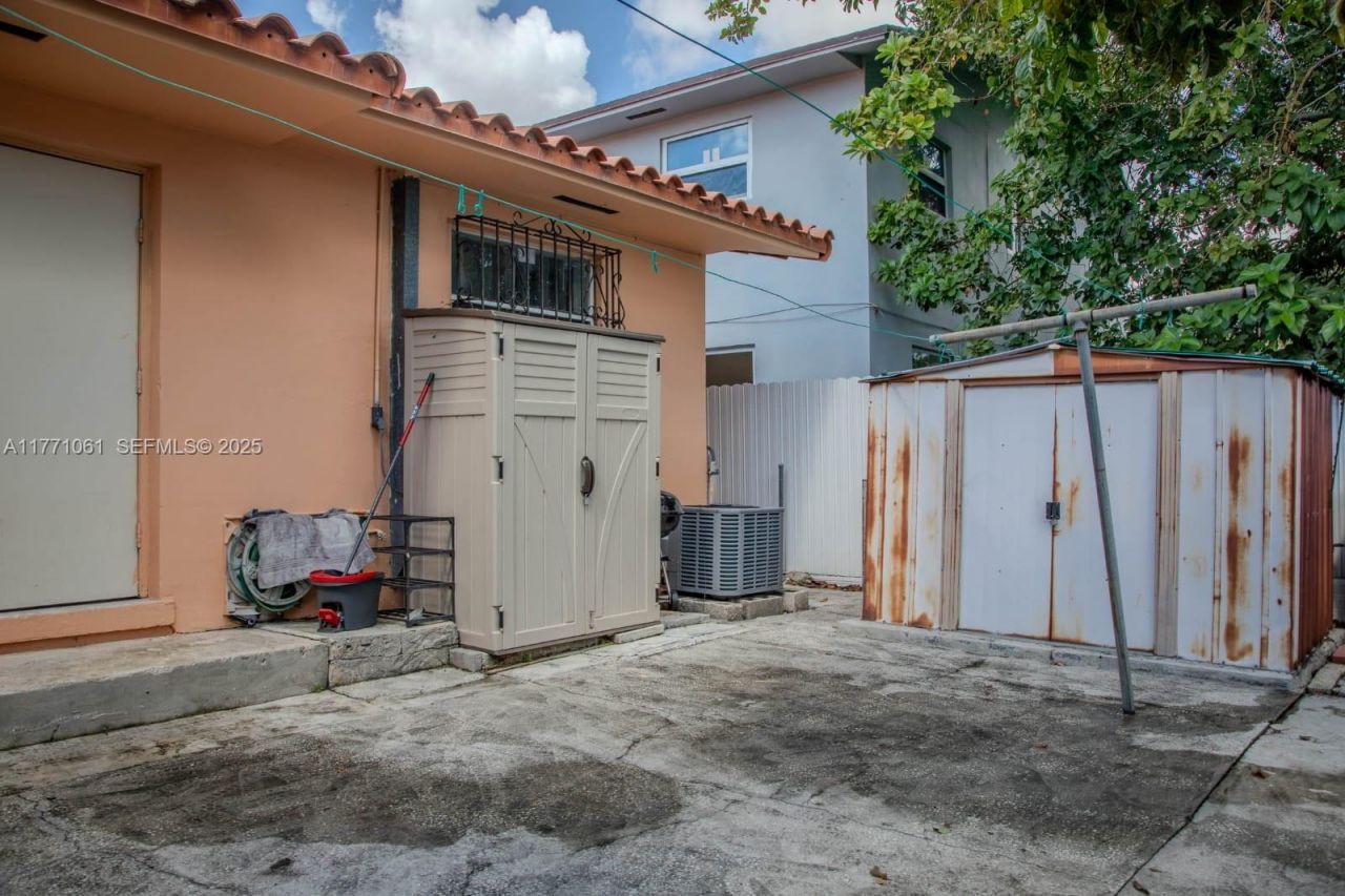 791 NW 22nd Pl, Miami, FL 33125 Photo